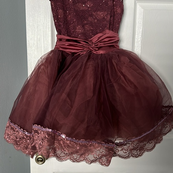 Dance costume - Picture 3 of 9